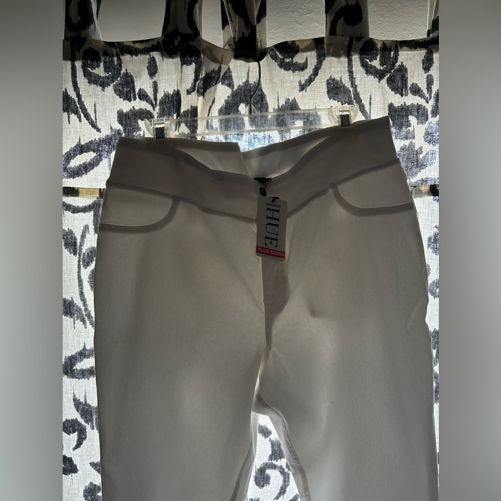 NWT Hue Plus Size White Jean Leggings